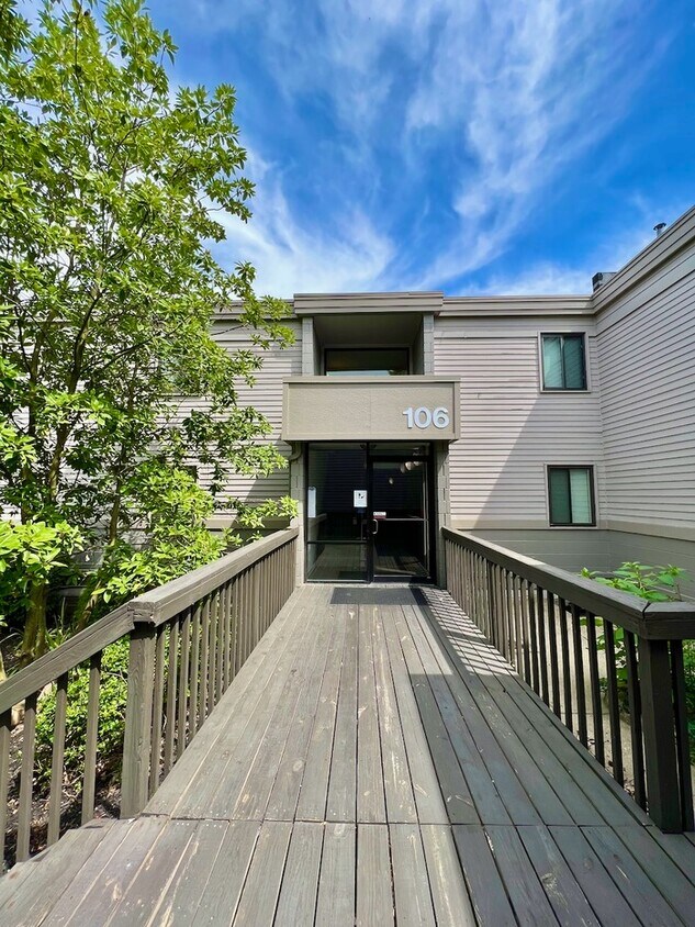 Beautiful City Views in Covington! Condo for Rent in Covington, KY