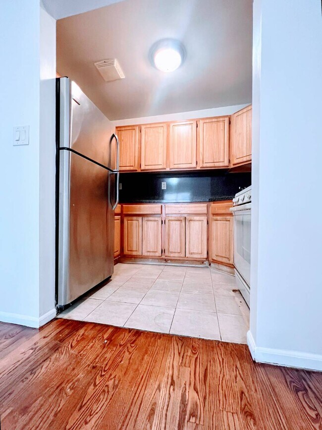 Foto del edificio - 57-02 Van Horn St