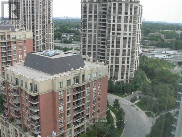 Photo du bâtiment - 28 Harrison Garden Blvd