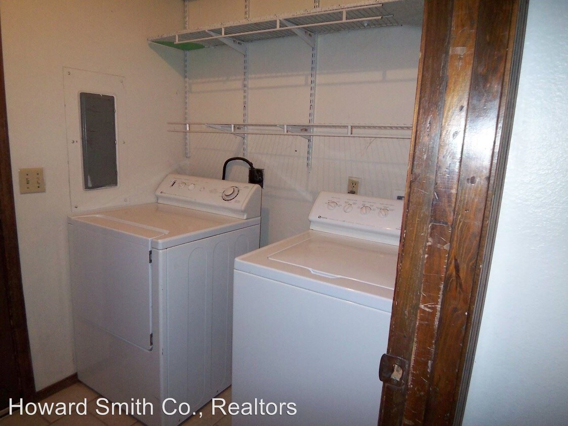 Building Photo - 2803 Lawton Dr