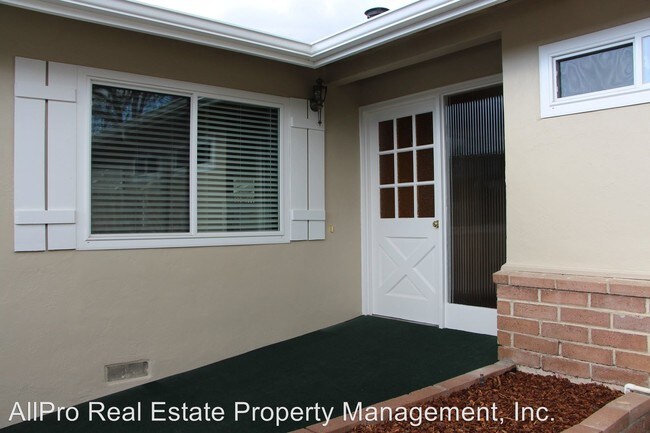 Foto del edificio - 3 br, 2 bath House - 467 School Street