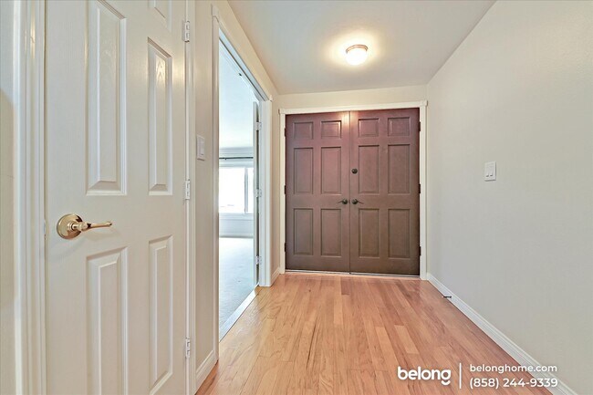 Building Photo - 15180 Penasquitos Dr