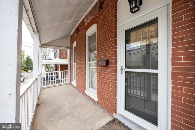 Building Photo - 147 2nd Ave