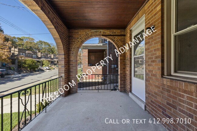 Building Photo - 753 Shady Dr E