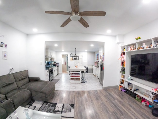 Building Photo - 134 Broadway