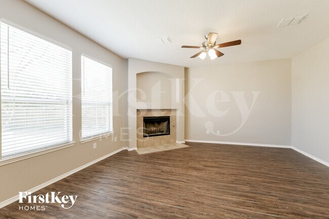 Foto del edificio - 1412 Pine Ridge Rd