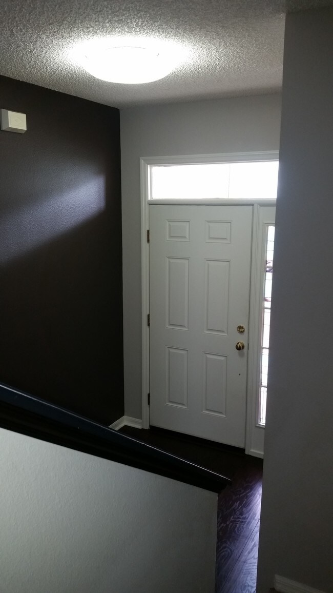 Foto del edificio - 569 Vallance Way NE