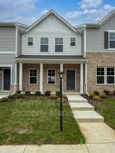 Building Photo - 206 Green Park Rd