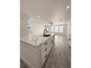 Building Photo - 7710 Darnay Dr