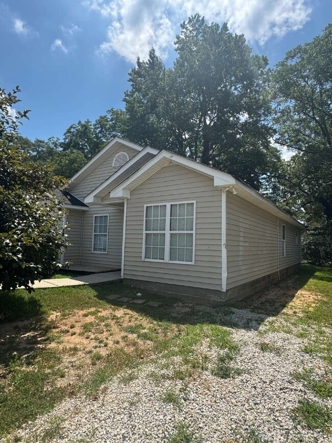 Building Photo - Brand New Rental Listing – Steps from Down...