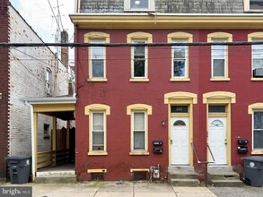 Building Photo - 332 Chestnut St