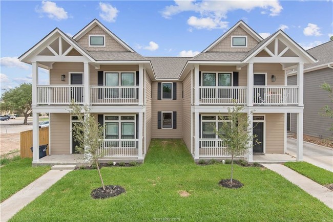 Building Photo - 415 Aurora Ct