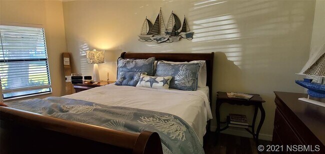 Foto del edificio - 285 Golden Bay Blvd