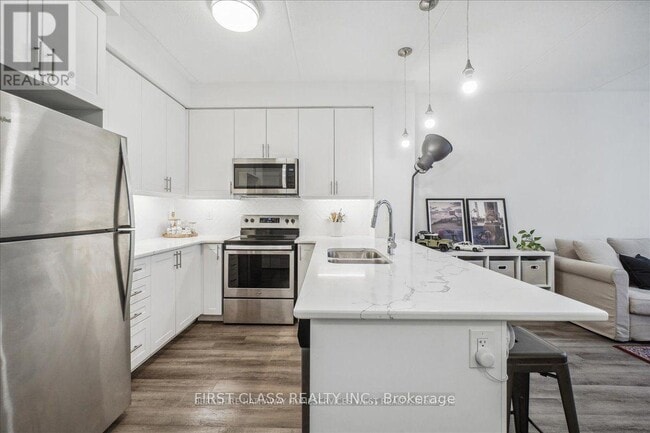 Building Photo - 610 Farmstead Dr