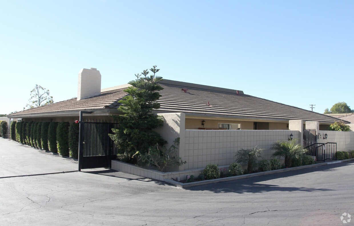 Claremont Vista Apartments Claremont, CA