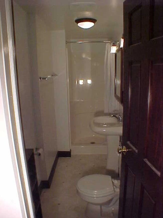 Building Photo - 215 E Mifflin St