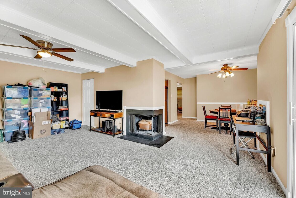 17 Warren Lodge Ct Unit 2B, Cockeysville, MD 21030 Condo for Rent in