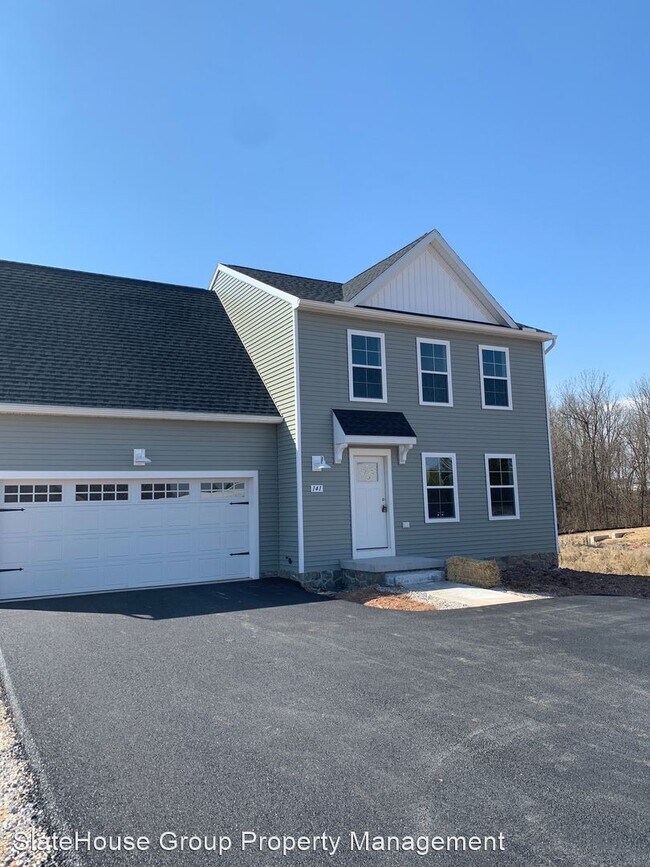 Building Photo - 4 br, 2.5 bath House - 141 Kinneman Rd
