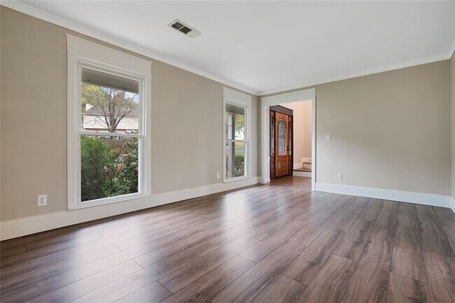 Building Photo - 9060 Brockham Way