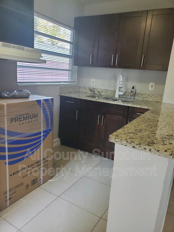 Foto del edificio - 870 1/2 14th Ave N