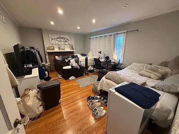 Foto del edificio - 25 Crosby Rd