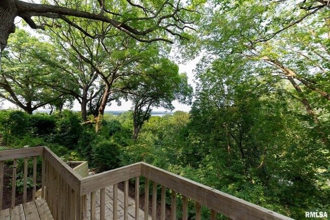 Foto del edificio - 4640 5th Ave