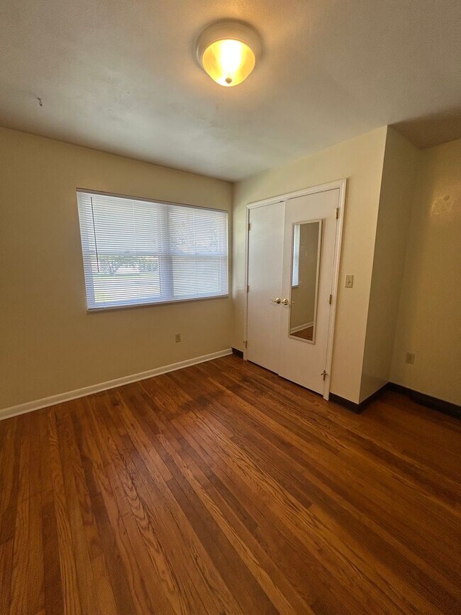 Foto del edificio - 1516 N Allen St