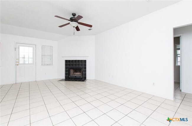 Foto del edificio - 3505 Dorothy Jane Dr