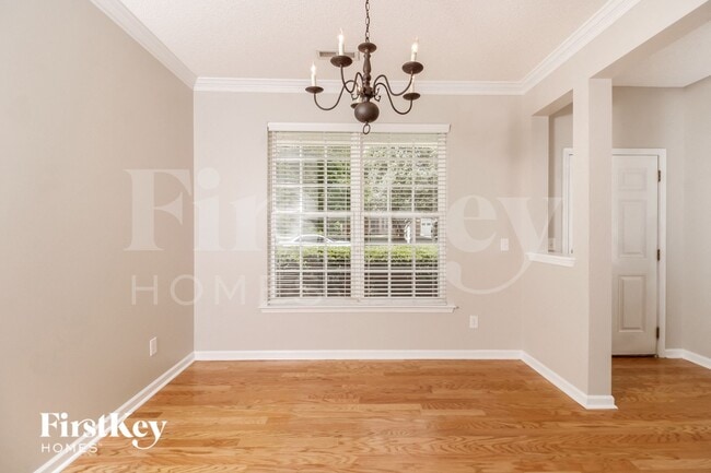 Foto del edificio - 6161 Glen Way Dr