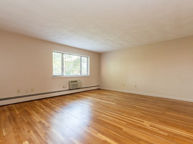 Building Photo - 58 Charlesbank Way