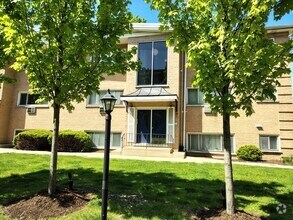 Building Photo - 405 Wesley Ave