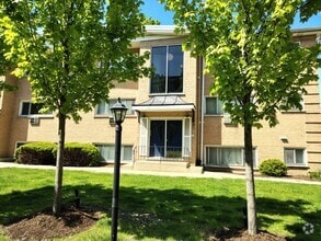 Building Photo - 405 Wesley Ave
