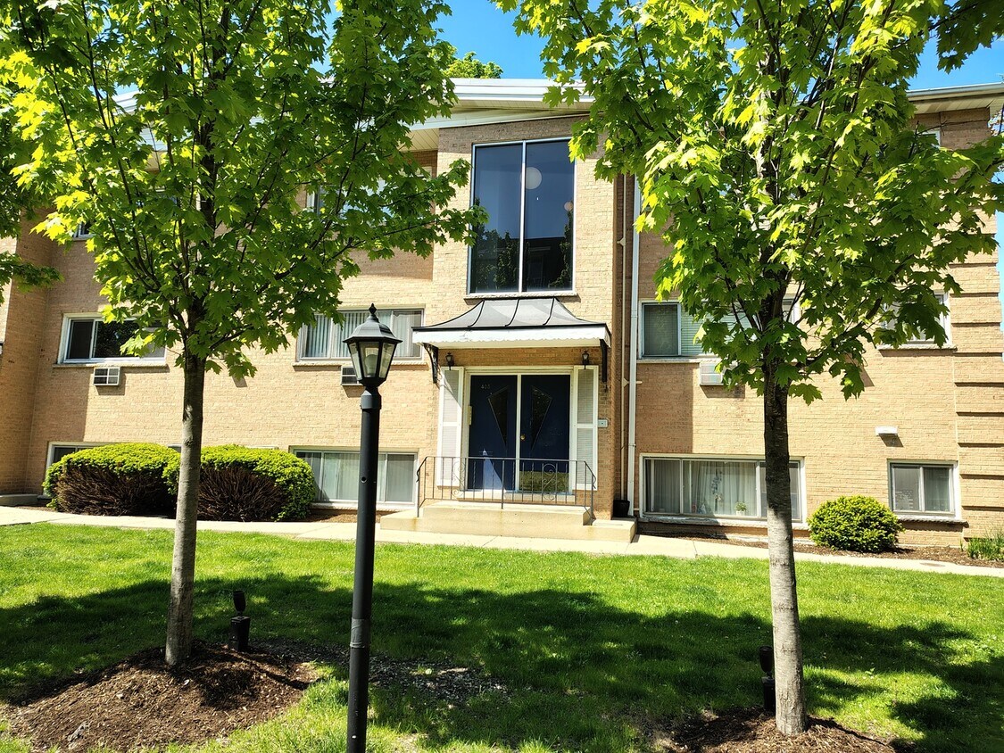 Primary Photo - 405 Wesley Ave