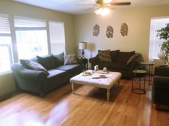 Foto del edificio - 16728 S Parker Ridge Dr, Lockport, IL, 60441