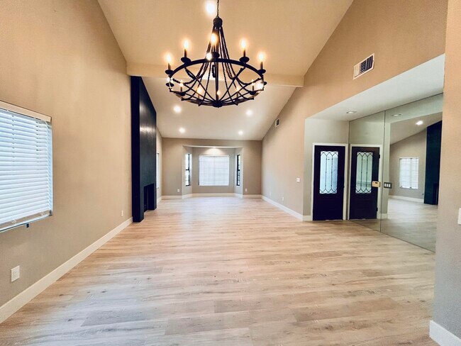 Foto del edificio - 38825 Charlesworth Dr