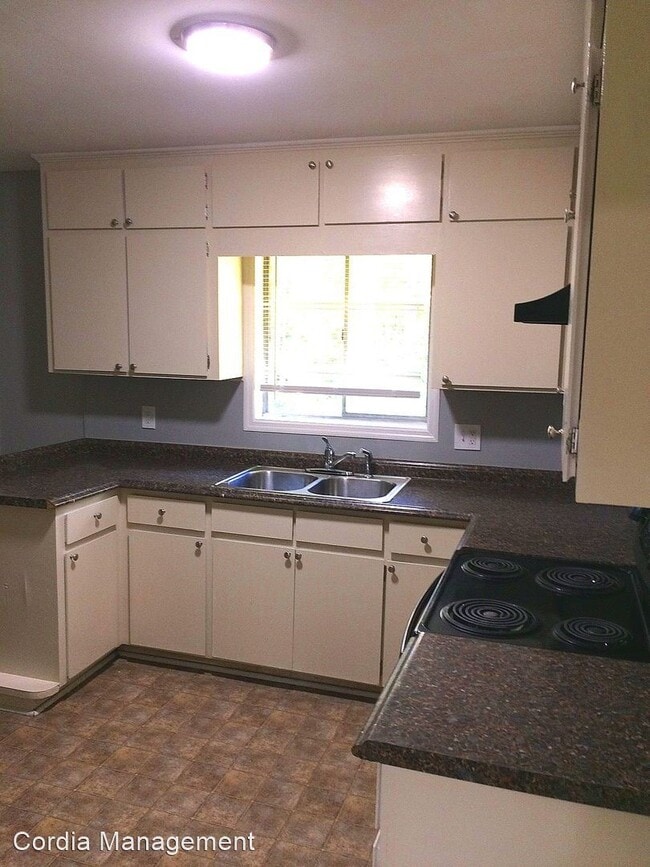 Building Photo - 3 br, 2 bath House - 789 Adams Dr