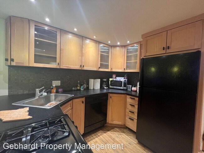 Building Photo - 1 br, 1 bath House - 99 Silver St Unit 3-2