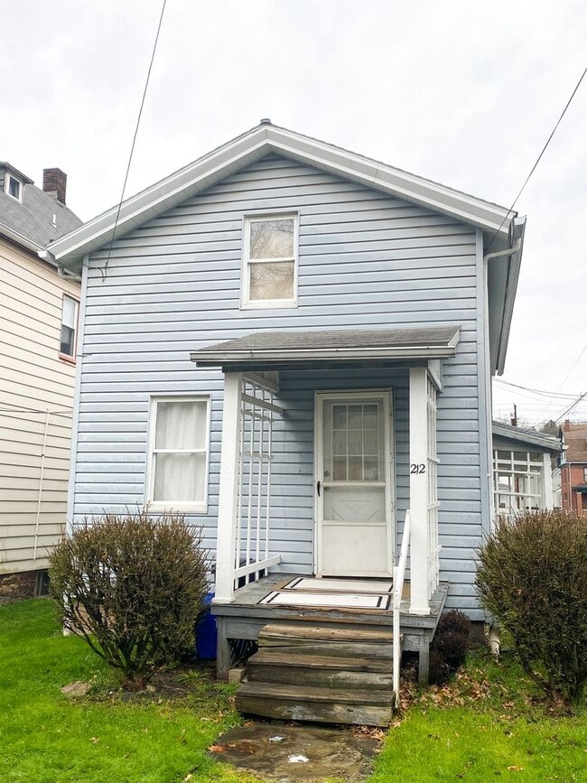 Building Photo - 212 E Walnut St