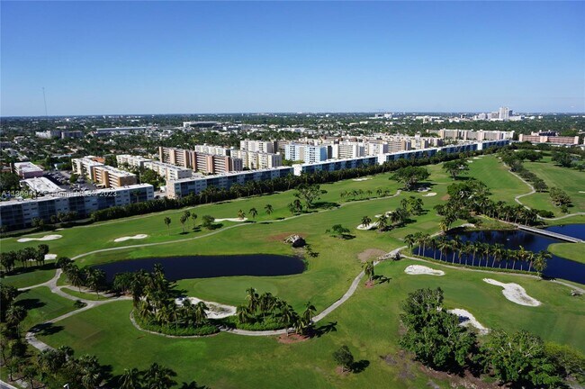 Building Photo - 1745 E Hallandale Beach Blvd