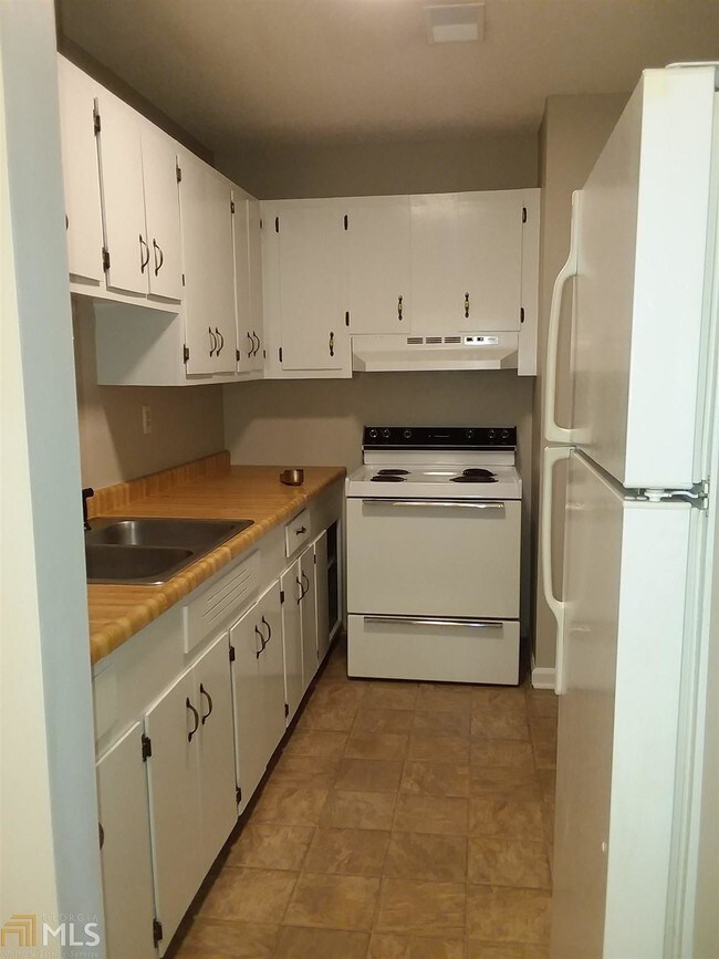 424 GA Hwy 211 Unit B, Winder, GA 30680 Room for Rent in Winder, GA