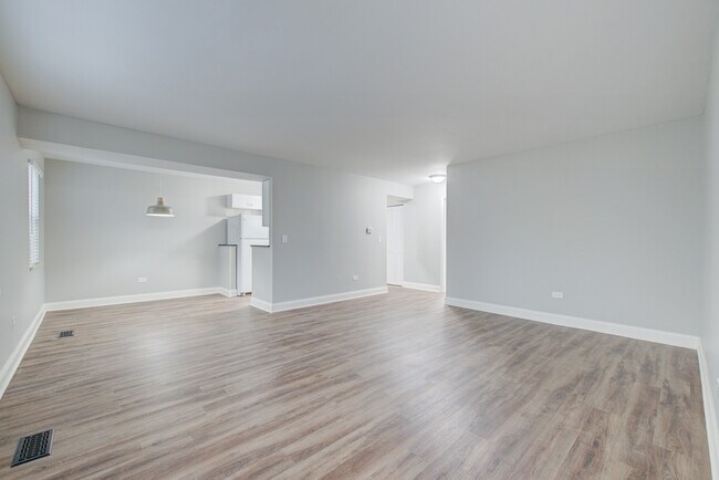 Building Photo - 425 N Lake Shore Dr