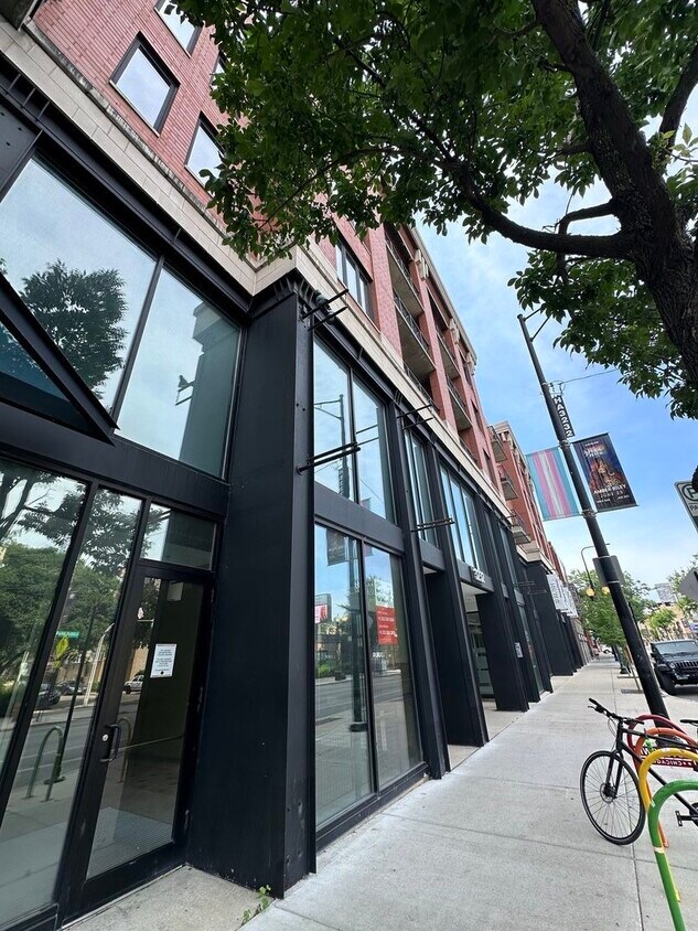 Primary Photo - 3232 N Halsted St