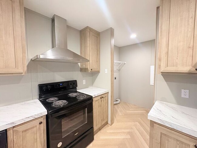 Building Photo - 10610 State Rte 762