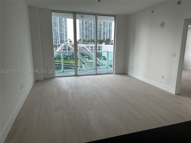 Foto del edificio - 31 SE 5th St
