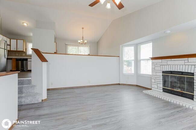 Foto del edificio - 14375 Jamestown Bay Dr