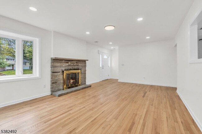 Foto del edificio - 55 Orchard Dr