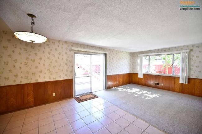 Foto del edificio - 651 Belladonna Ct