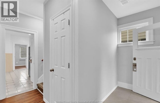 Building Photo - 930 Church St