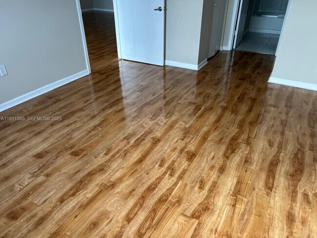 Foto del edificio - 18800 NE 29th Ave