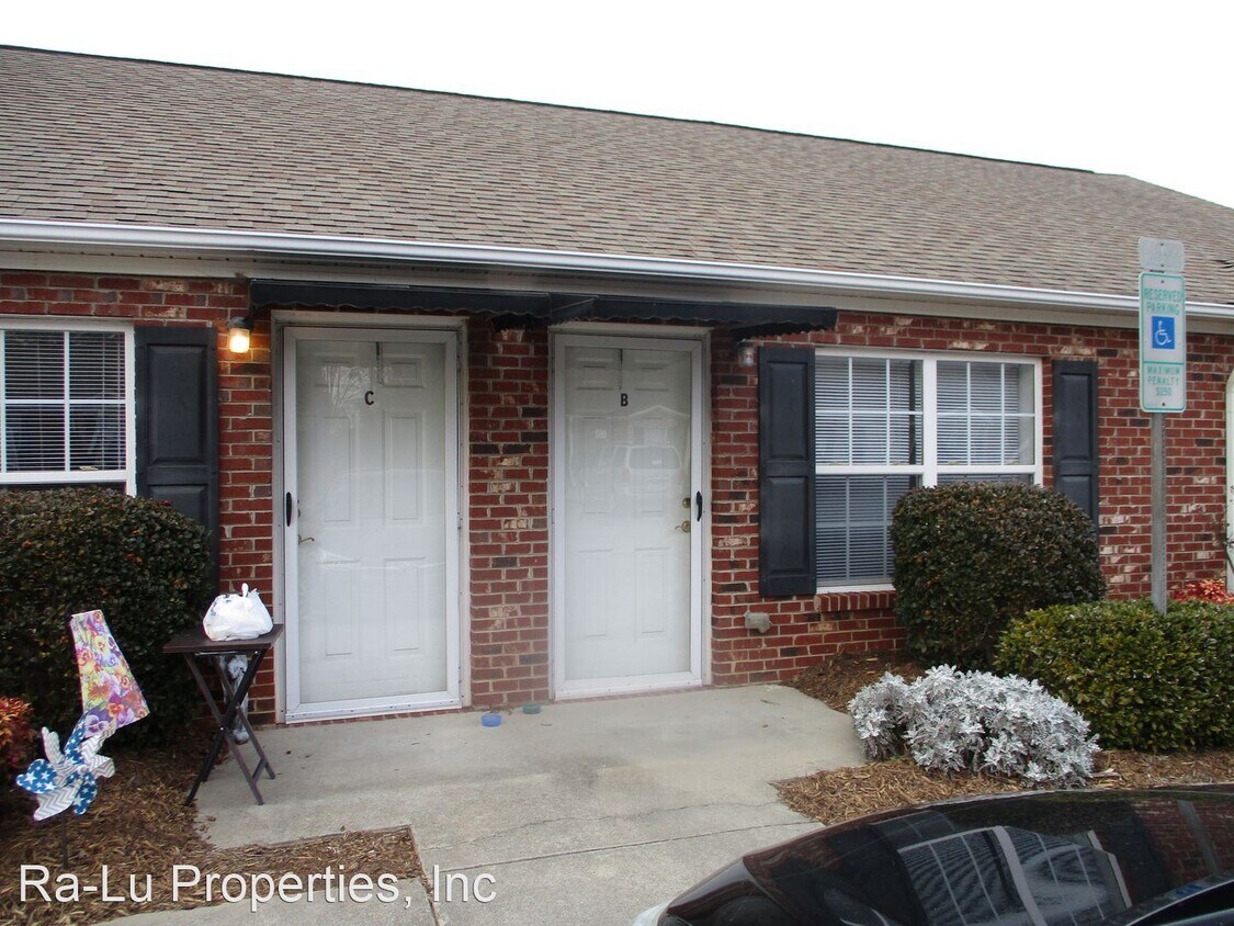 Foto principal - 1 br, 1 bath House - 576-B Piney Grove Rd